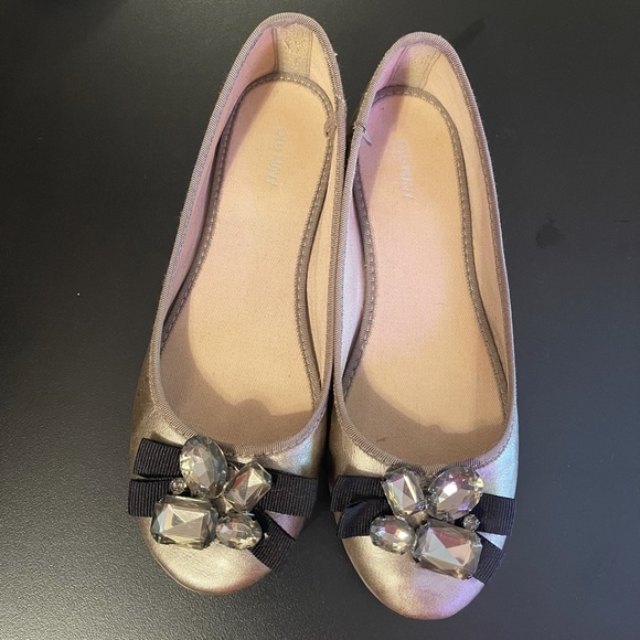 2 pair bundle of Women’s dressy Ballet flats - Picture 2 of 9